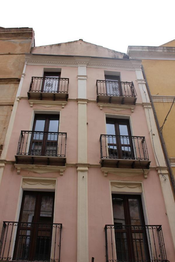Via Cavour 19, Appartamento Del Conte Iglesias Exterior foto