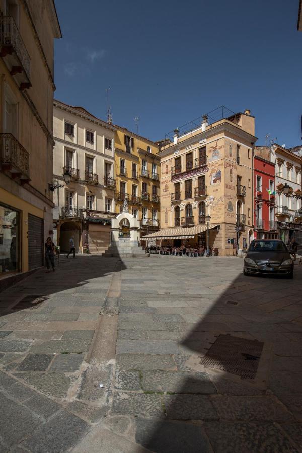 Via Cavour 19, Appartamento Del Conte Iglesias Exterior foto